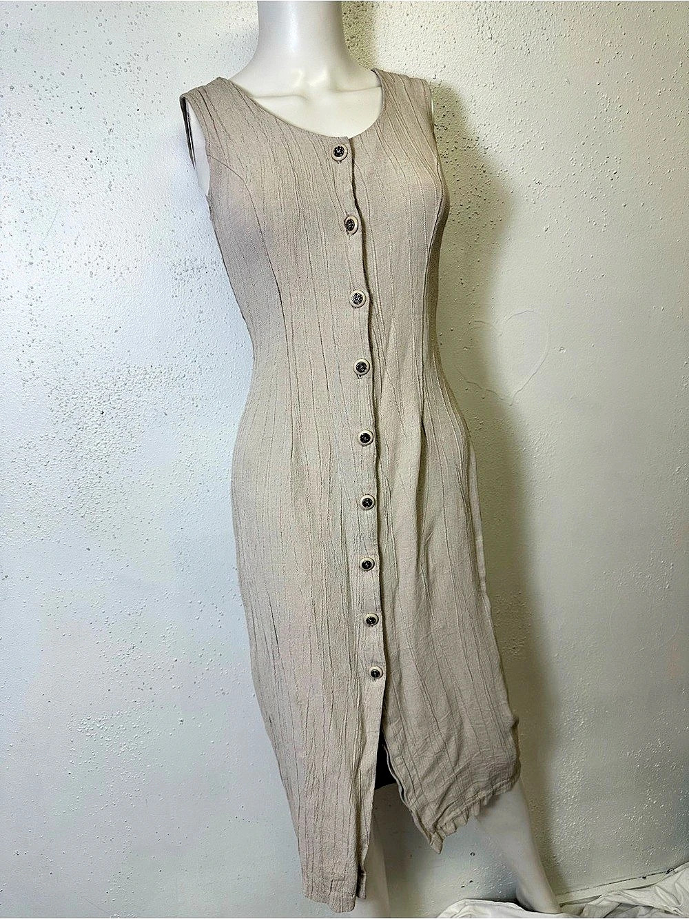 VINTAGE CITY TRIANGLES BRAND CREAM COLORED SLEEVELESS DRESS Size 7 Button Down